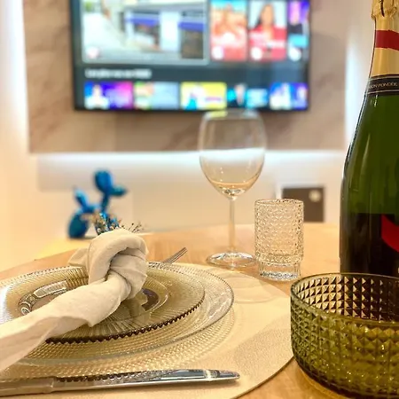 Apartamento Monaco # Menton - Pool - Center - Private Parking - Clim - Fast Wifi - Solarium - Full Renovated - Beach & Sun - *