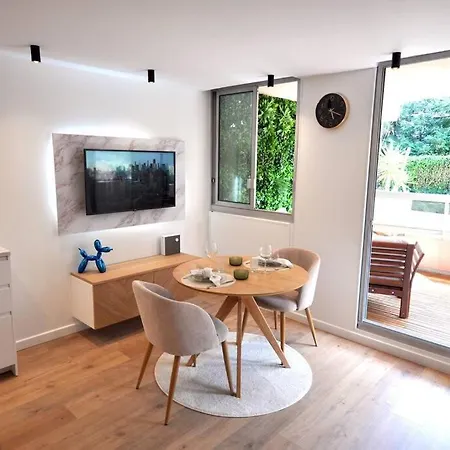 Monaco # Menton - Pool - Center - Private Parking - Clim - Fast Wifi - Solarium - Full Renovated - Beach & Sun - Apartamento Rocabruna
