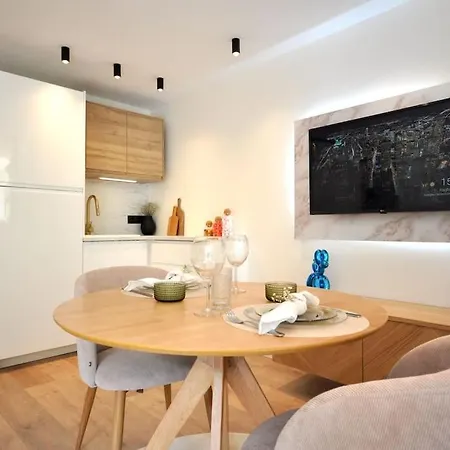 Monaco # Menton - Pool - Center - Private Parking - Clim - Fast Wifi - Solarium - Full Renovated - Beach & Sun - Apartamento *