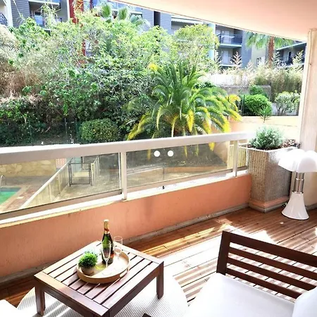 Apartamento Monaco # Menton - Pool - Center - Private Parking - Clim - Fast Wifi - Solarium - Full Renovated - Beach & Sun -