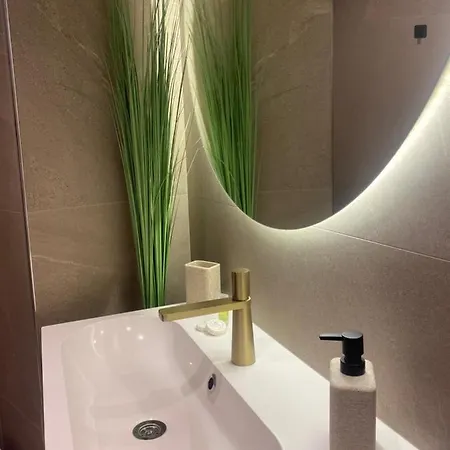 Apartamento Monaco # Menton - Pool - Center - Private Parking - Clim - Fast Wifi - Solarium - Full Renovated - Beach & Sun -