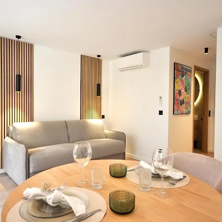 Monaco # Menton - Pool - Center - Private Parking - Clim - Fast Wifi - Solarium - Full Renovated - Beach & Sun -