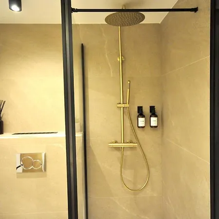 Apartment Monaco # Menton - Pool - Center - Private Parking - Clim - Fast Wifi - Solarium - Full Renovated - Beach & Sun - *